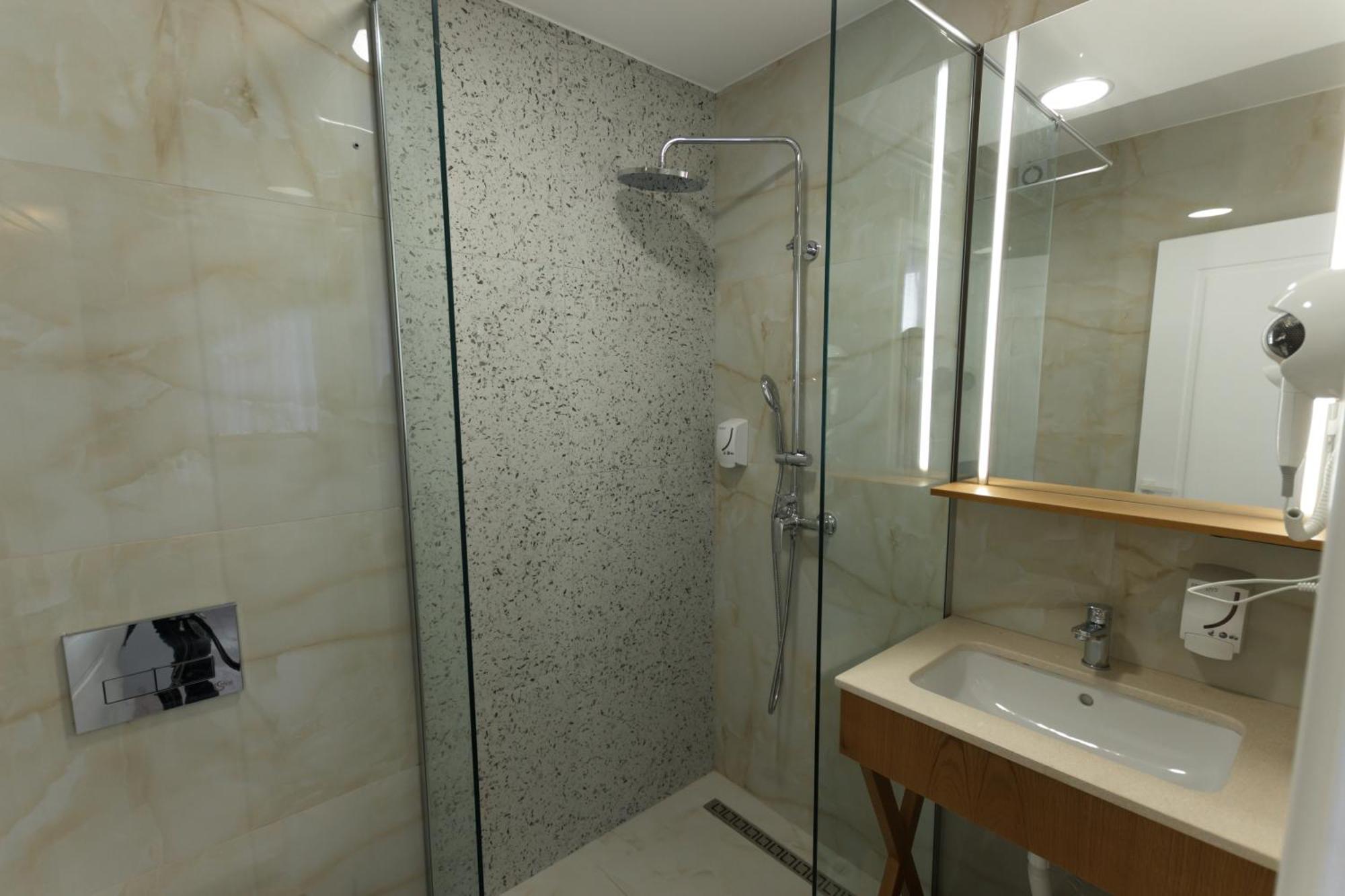 Bujtina Sophie Hotel Libohove Екстериор снимка
