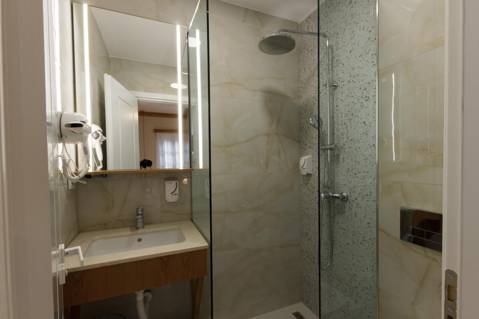 Bujtina Sophie Hotel Libohove Екстериор снимка