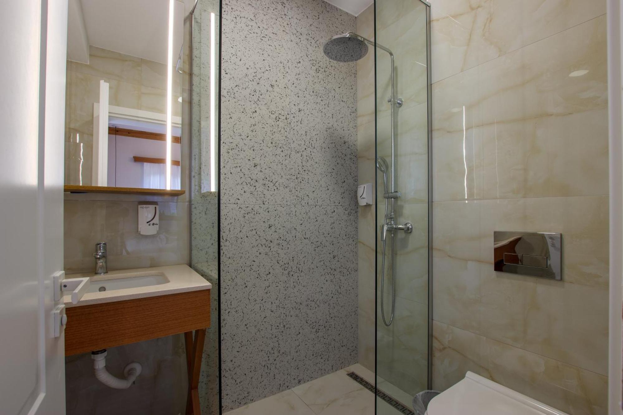Bujtina Sophie Hotel Libohove Екстериор снимка
